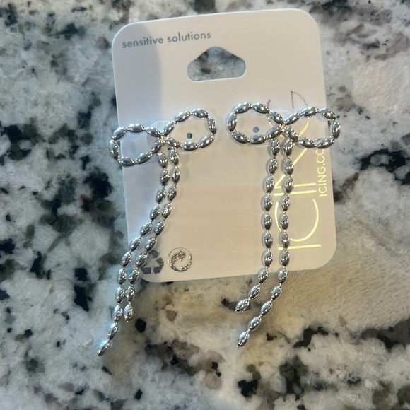 Icing Jewelry - Now Holiday Earrings